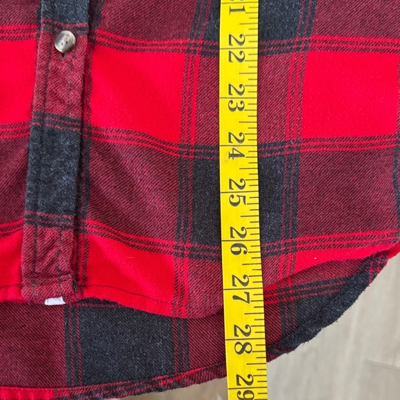 American Eagle Outfitters Red and Black Checkered Shirt (Boyfriend Fit) - Picture 6 of 6